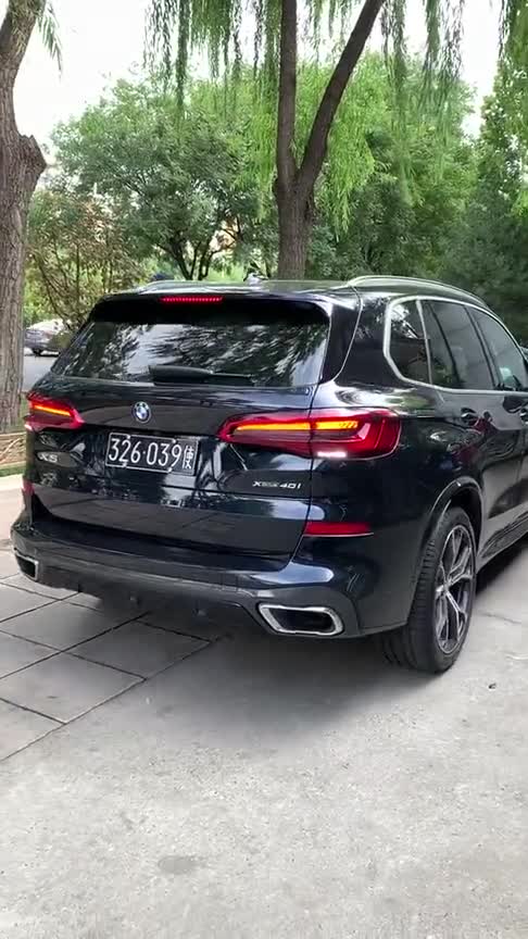 宝马全新X5实车展示，不愧是宝马最霸气的SUV，气势太强了！