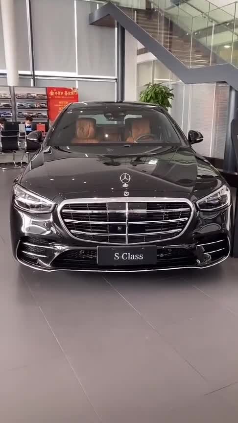 2021款奔驰S450L到店实拍，外观大气、内饰科技感十足