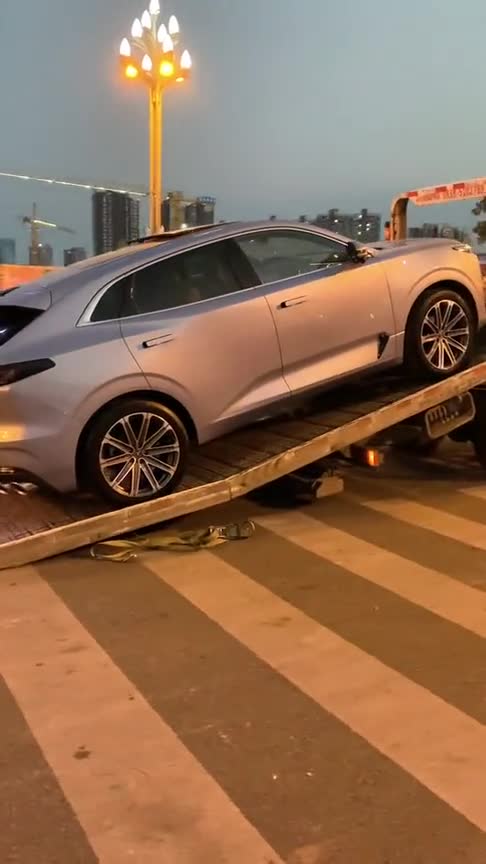 长安全新UNI-K，看到它的尾灯设计，奥迪也黯然失色！