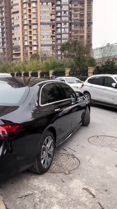 奔驰全新E级，宝马5系和奥迪A6，看到它都慌了！