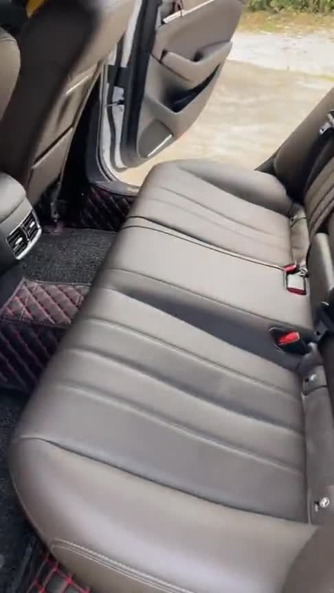 全新阿特兹内饰展示，全车真皮座椅，豪华程度不输宝马奥迪！