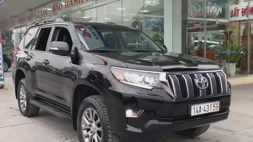 2021款丰田普拉多到店实拍，配置如此霸道，买不买自己做决定！