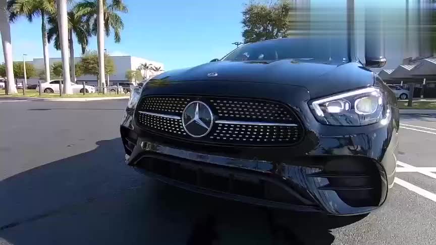 2021款奔驰E级实车展示，看到配置那刻，选它还是宝马5系自己定