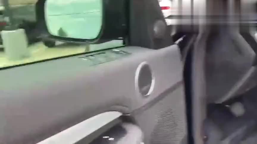 2020款路虎发现实车展示