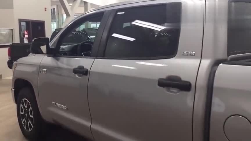 丰田坦途到店实拍,看到外观内饰