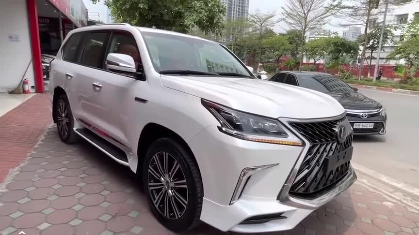 2022款雷克萨斯570谍照,雷克萨斯lx600新款谍照 新车到店,2022款雷克萨斯lx570限量版,看到实车才知道