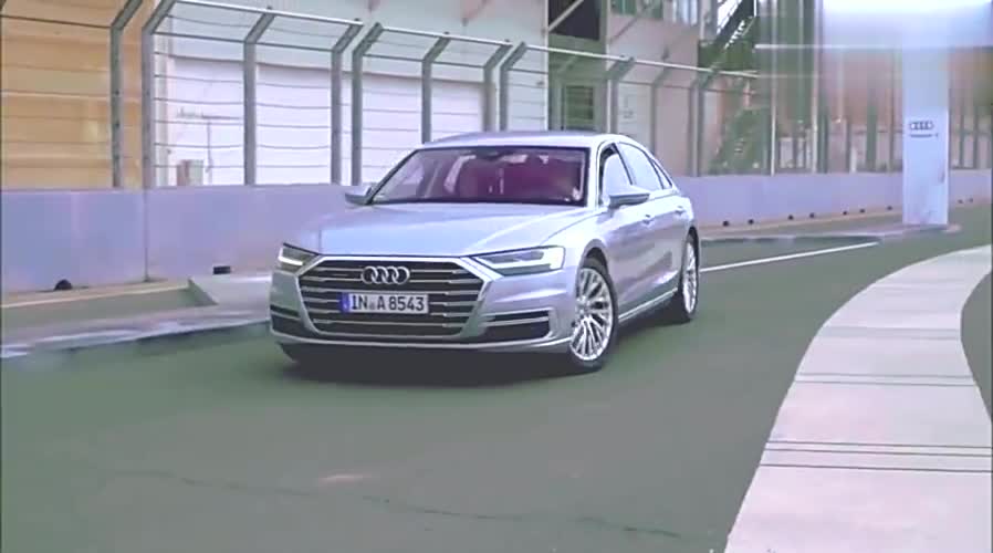 奥迪A8这些黑科技原来如此智能，魔毯式悬挂太抢眼了