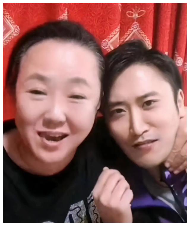 乡村爱情聚餐惹争议刘能媳妇醉酒猛亲女婿赵玉田