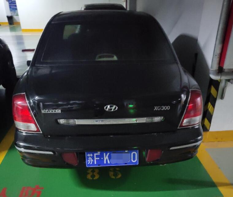 南通如东某地库实拍现代君爵，车主品位非常小众！