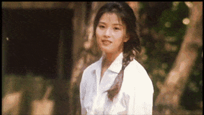 就其五官而言,也是颇为耐看的骨相之美.