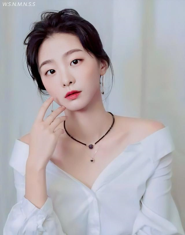 单眼皮女生有多美看到刘雯金高银就知道这才是真正的气质美人