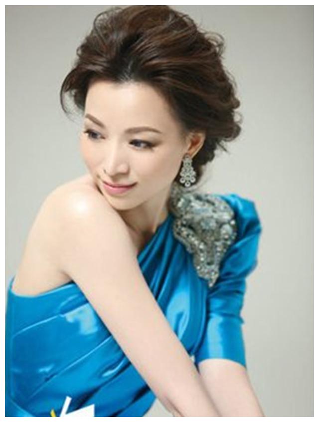 中国最美的女人:47岁的央视一姐,才貌双全,有着6段恋情