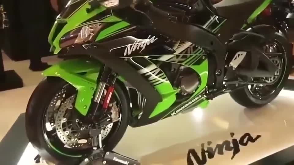 川崎大排亮相车展，看到帅气颜值的那刻，才是惊艳的最开始