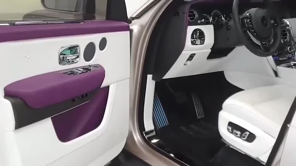 预定的劳斯莱斯库里南到货