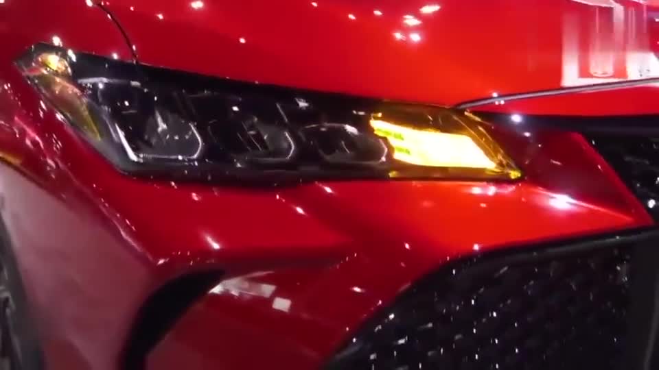 实拍2020款全新丰田亚洲龙