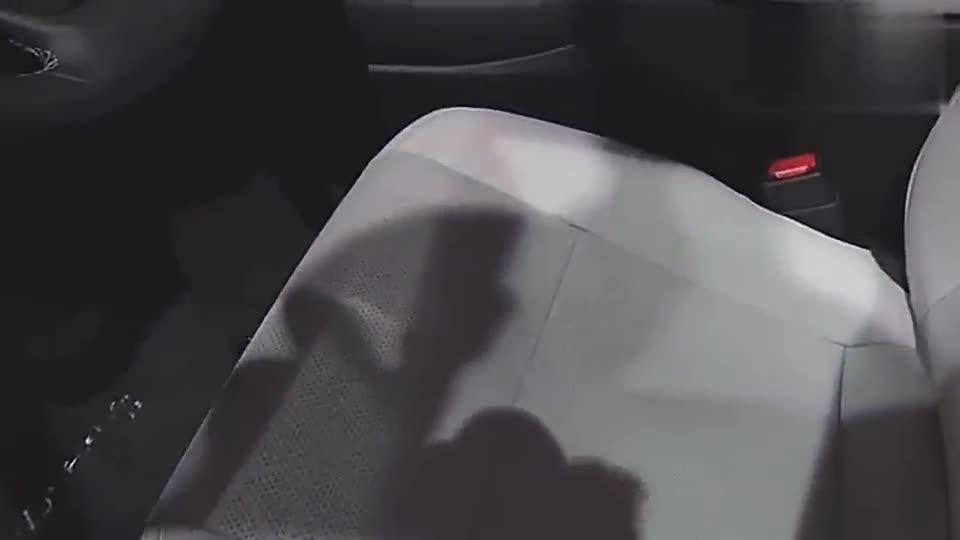 实拍雷克萨斯新车UX250h，看到内饰还会选择Q3吗