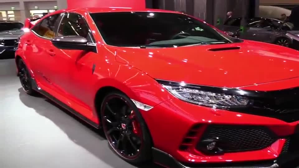 全新款本田思域TypeR，颜色艳丽豪华，但不失内涵