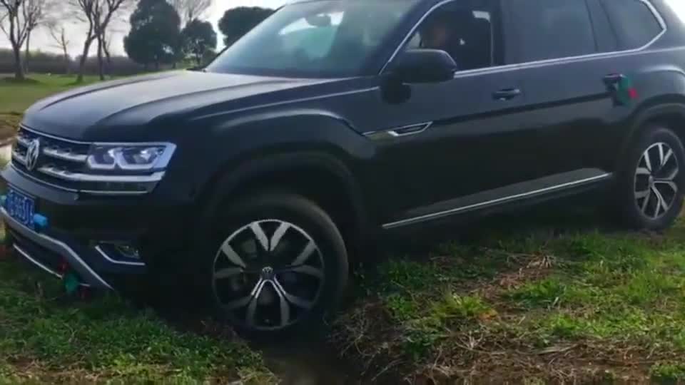 新车途昂四驱玩越野？再来看这次能否过小沟？