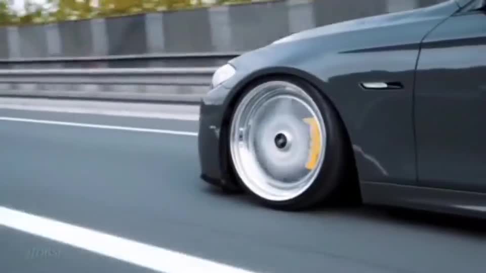 宝马F11旅行车！这姿态完美！对这样的旅行车毫无抵抗力！