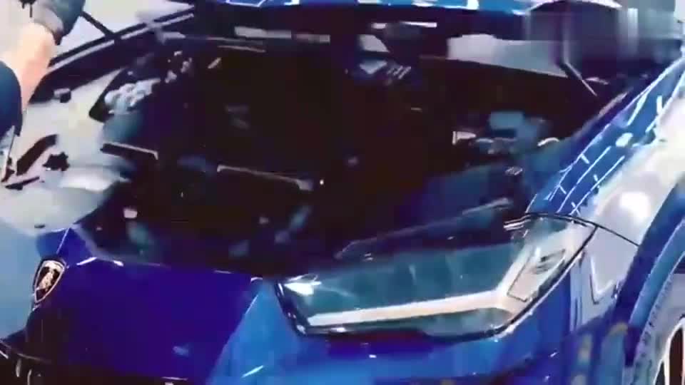 兰博基尼精洗保养，这洗一次估计得不少钱！