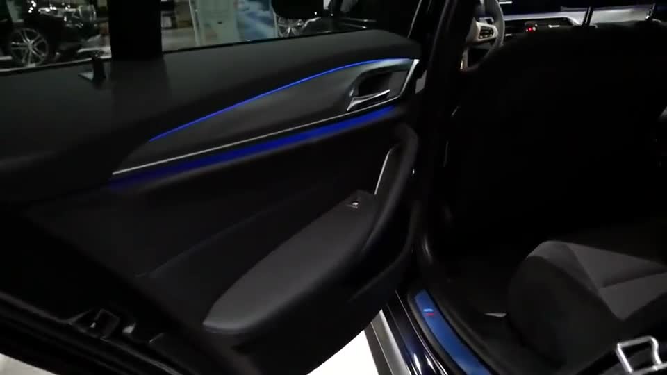 新款宝马5系530e用来家用,这空间适合吗