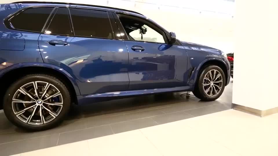 新款宝马X5到货,这样的进气孔够霸气呀