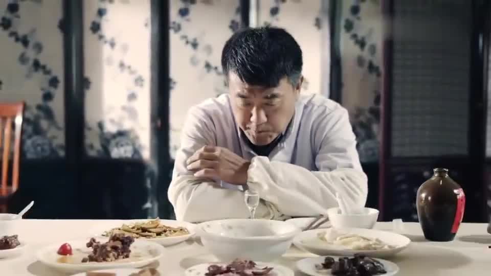 情满四合院俩媳妇把傻柱争来让去的结果被傻柱一顿饭摆平