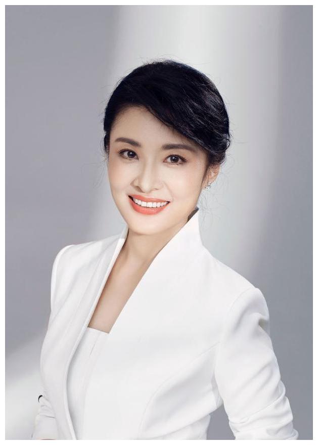 央视13套女主持人照片,央视13套新闻女主持人 央视的几位女主持人,集美貌和才华于一身,你最喜欢哪一位?