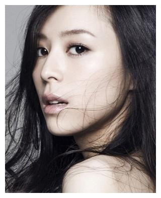 "女版陈冠希"专睡导演20年遭正宫太太们封杀,现状如何