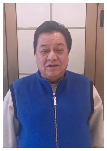73岁李金斗罕露面皮肤松垮眼无力老态尽显曾陷洗脚门名誉尽毁