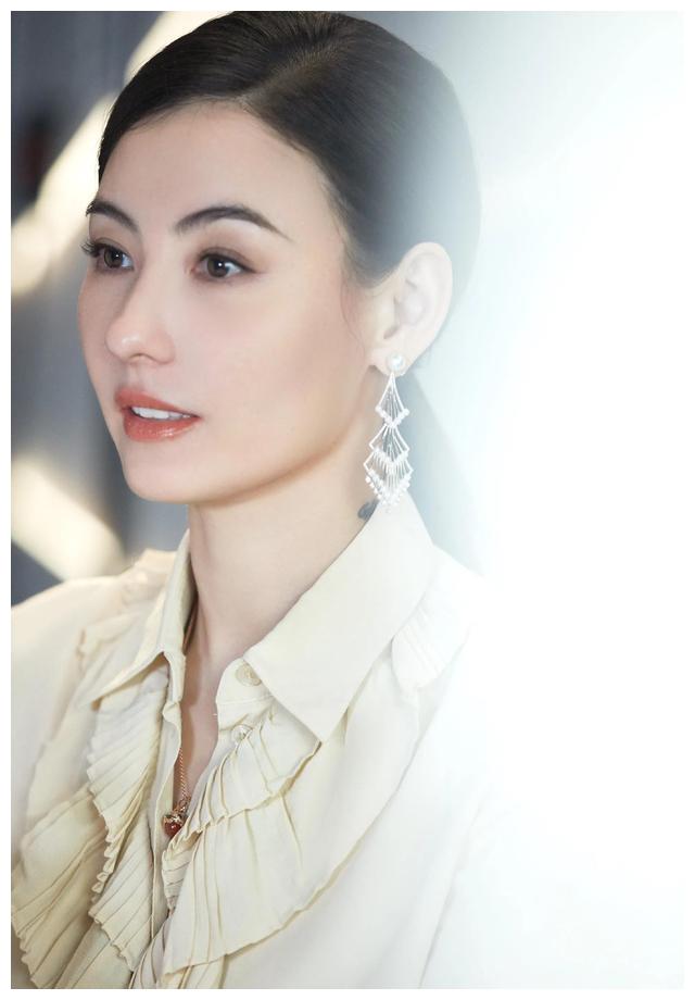张柏芝怎么这么美长得太好看了小时候就是美人胚子