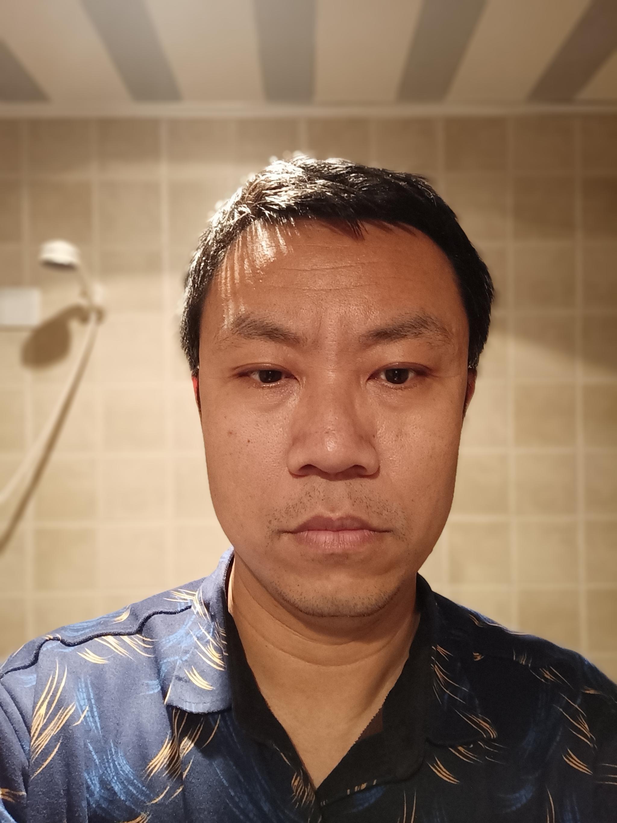 额头宽亮,责任心强