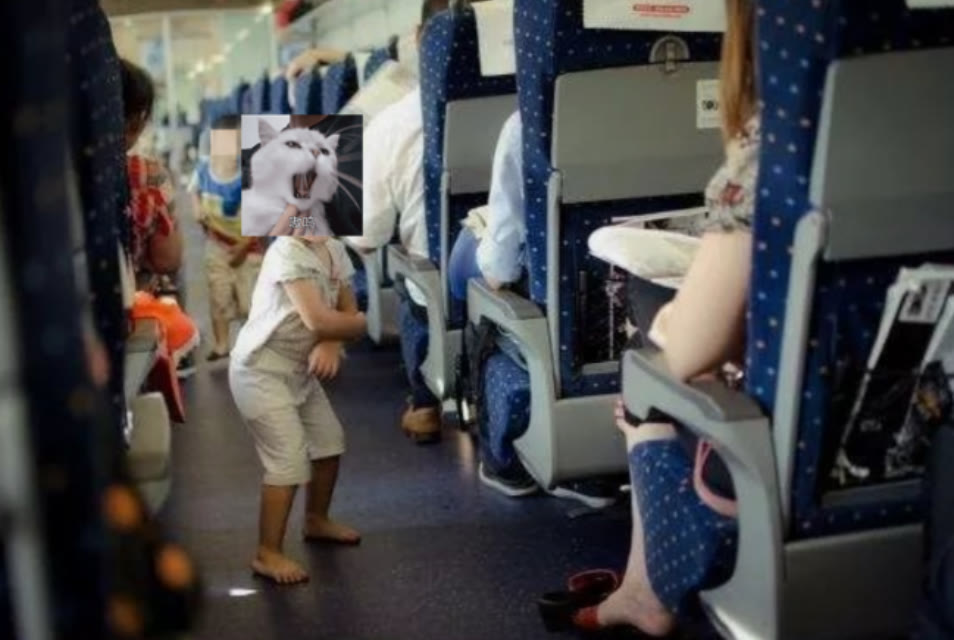 孩子坐高铁吵闹,女乘客提醒反被扇耳光,父母就是孩子未来的样子休闲区蓝鸢梦想 - Www.slyday.coM 孩子坐高铁吵闹,女乘客提醒反被扇耳光,父母就是孩子未来的样子休闲区蓝鸢梦想 - Www.slyday.coM