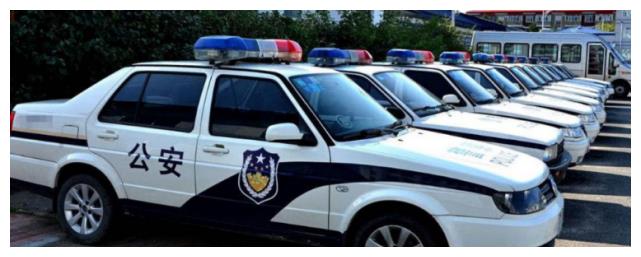 国内警车“换新血”,合资车全淘汰,新车尽显大国硬实力!