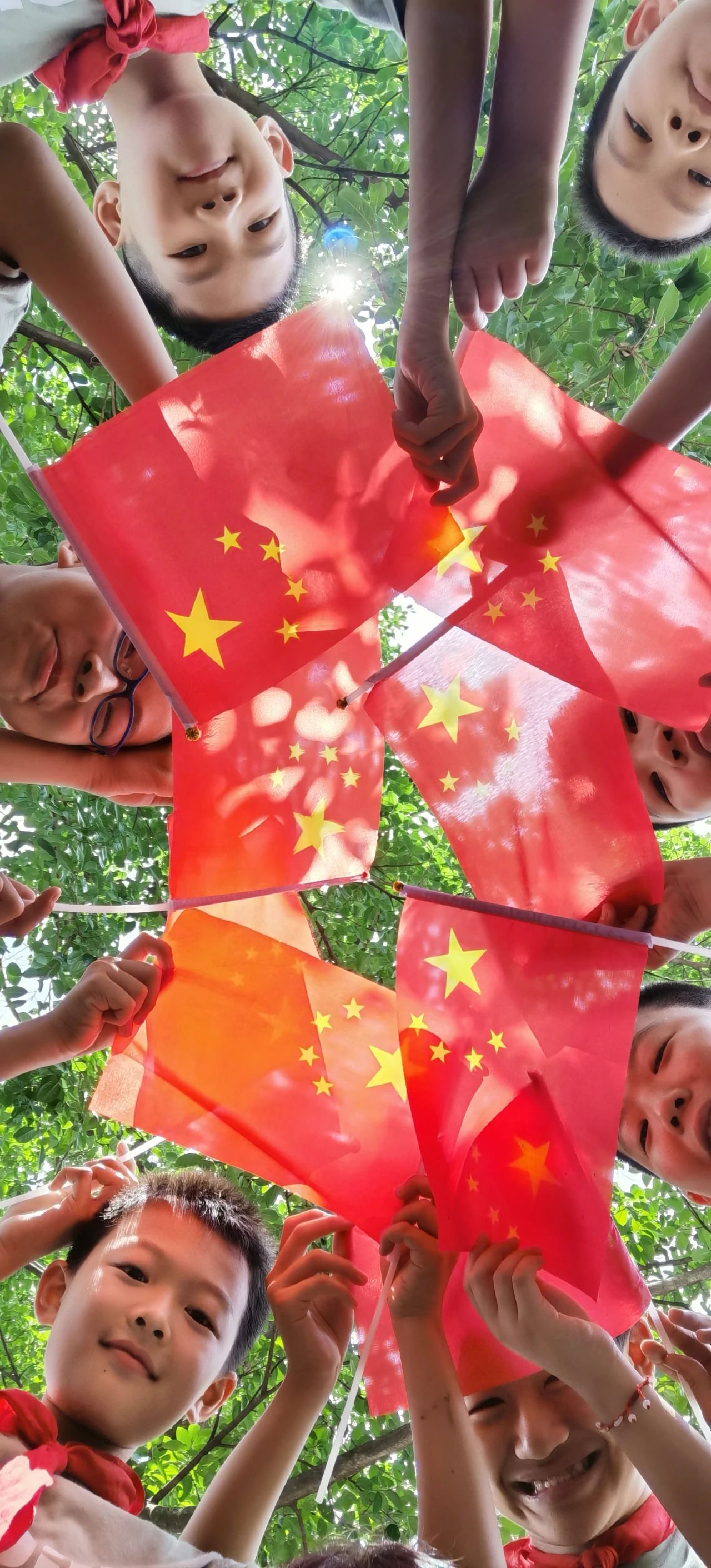 "童心向党 礼赞百年"——桂林市平山小学举办摄影展活动