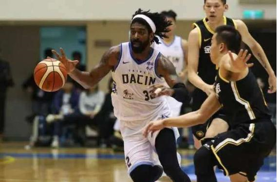 除此之外广东队的核心小外援马尚布鲁克斯也很有可能无缘余下的cba