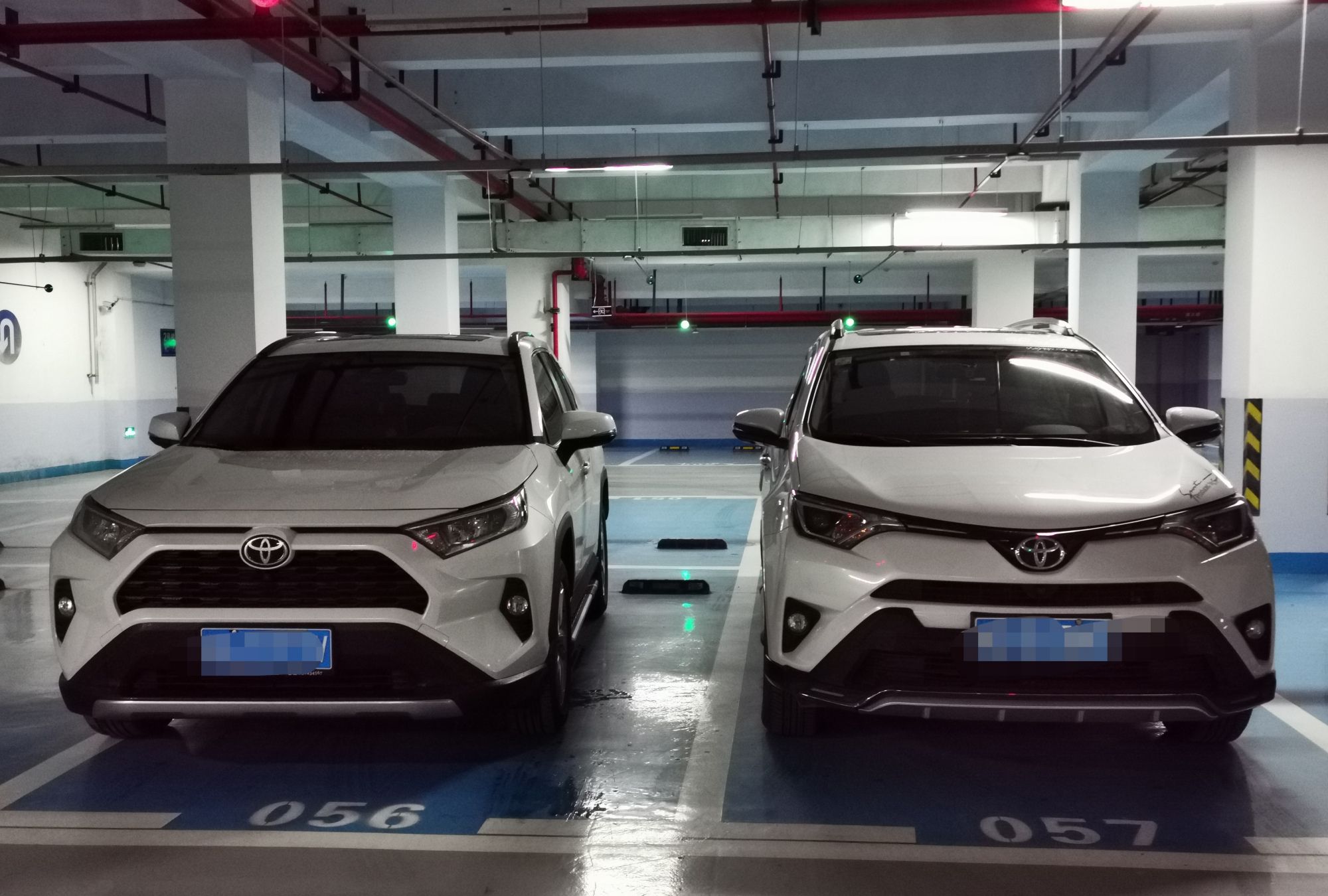 RAV4荣放2018款和2020款实拍对比，经典永远是经典
