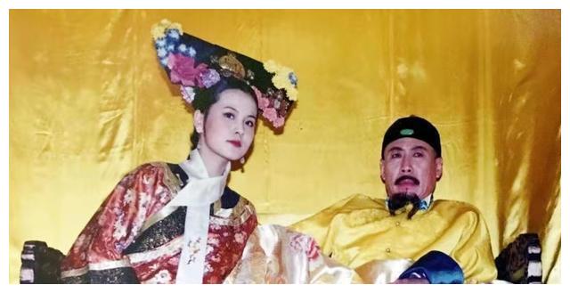 武晔,中央戏剧学院毕业,她在《雍正王朝》饰演一个不可守本分的妃子