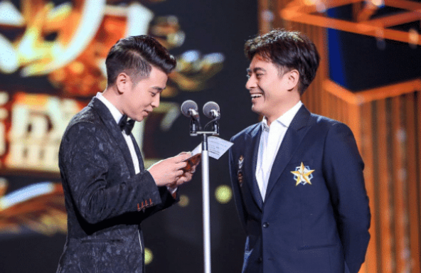 演技和实力并存的陈龙，事业取得了一定的成绩，如今生活惹人羡慕