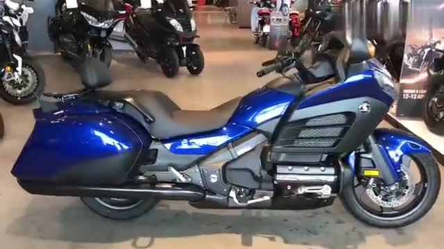 车行实拍本田金翼F6B，感受一下“六缸神机”的魅力吧！