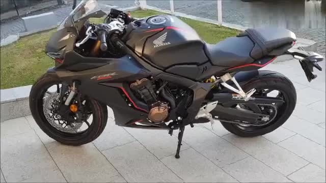 实拍全新本田CBR650R，四缸动力，颜值出众，感觉如何？