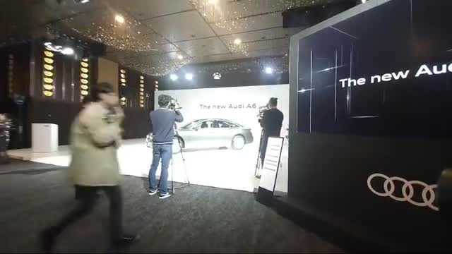 2020款奥迪A6抢先实拍，打开车门坐进车内那刻，才是心动的开始