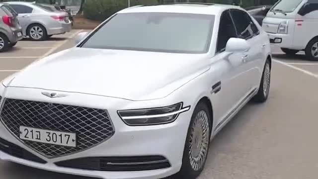 现代到货，坐进后排的那刻，我放弃了奥迪A8