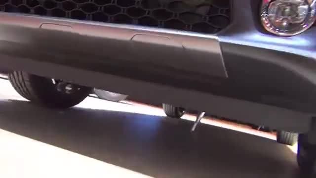 全新JEEP自由侠亮相海外车展，改款后更帅气了