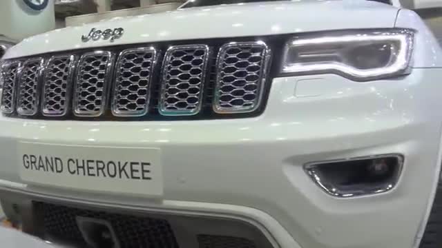 全新Jeep大切诺基亮相海外车展，你觉得内部空间怎么样？