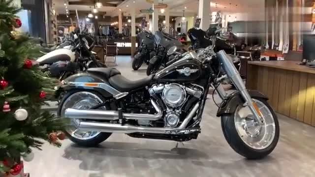 哈雷“肥仔”到店实拍,实心轮毂,质感爆棚！