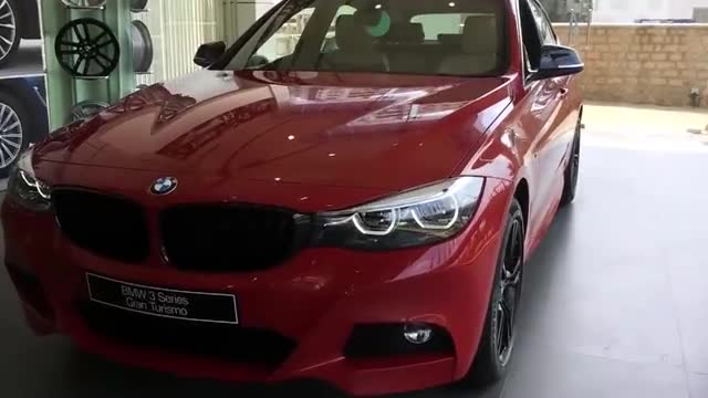 2020款宝马330i GT版到店实拍，掀背式后备箱打开那刻，心动上演