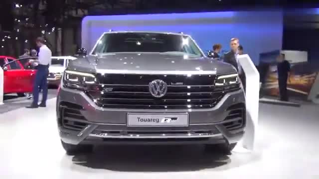 实拍大众途锐顶配版，搭载4.0升V8发动机，感觉如何？