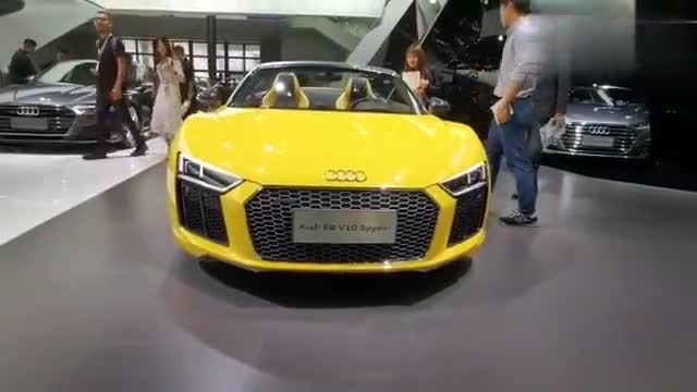 奥迪R8 V10 Spyder实拍，3秒破百，真正的“西装暴徒”！