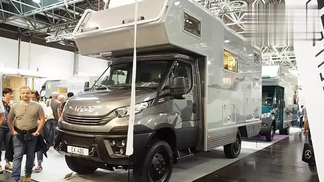 车展现场,实拍依维柯四驱房车,适